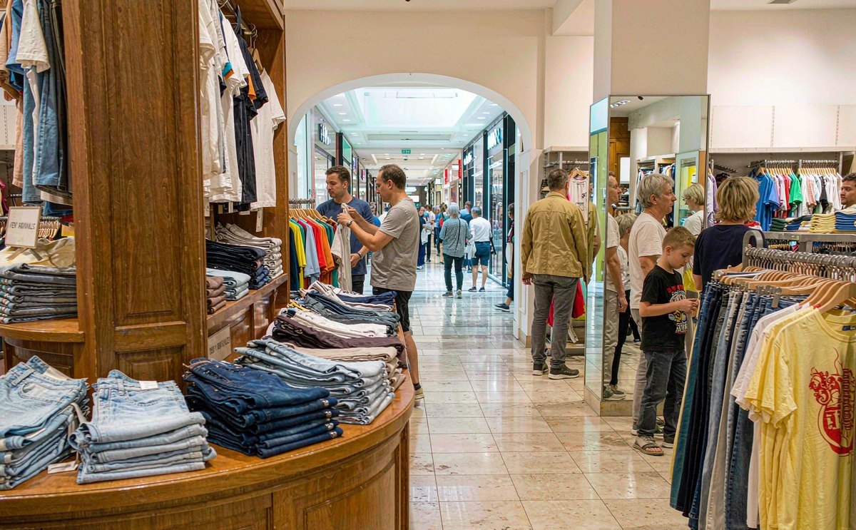 Gap enters Macau for the first time with 16 new stores in September; MAKE UP FOREVER trims its Hong Kong online presence